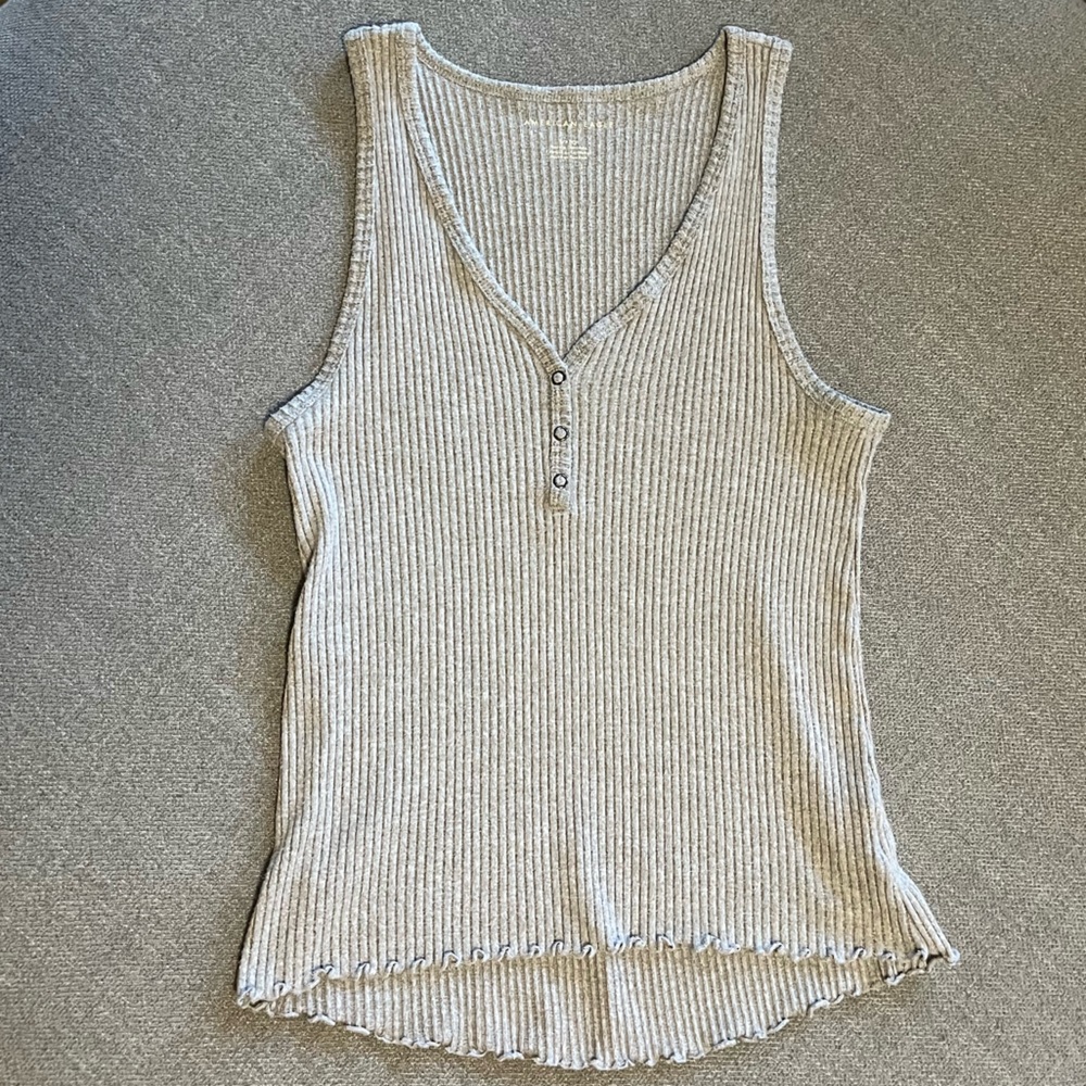 American Eagle grey ribbed tank top with buttons